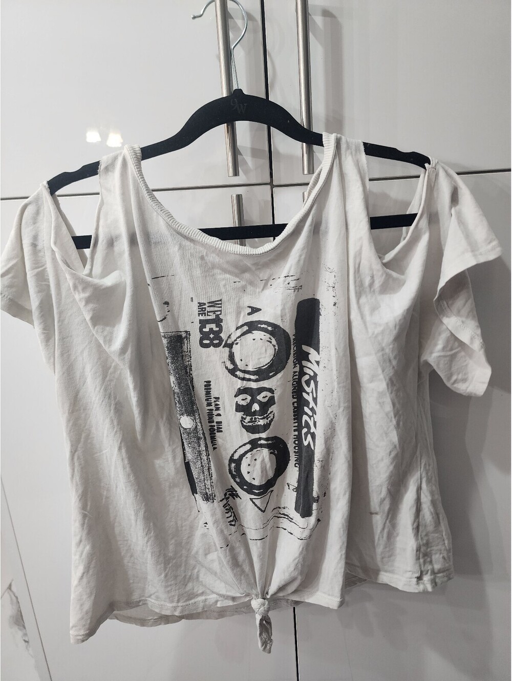 Icons of Culture XL White Graphic Cold Shoulder T-Shirt with Tie Front and Skull